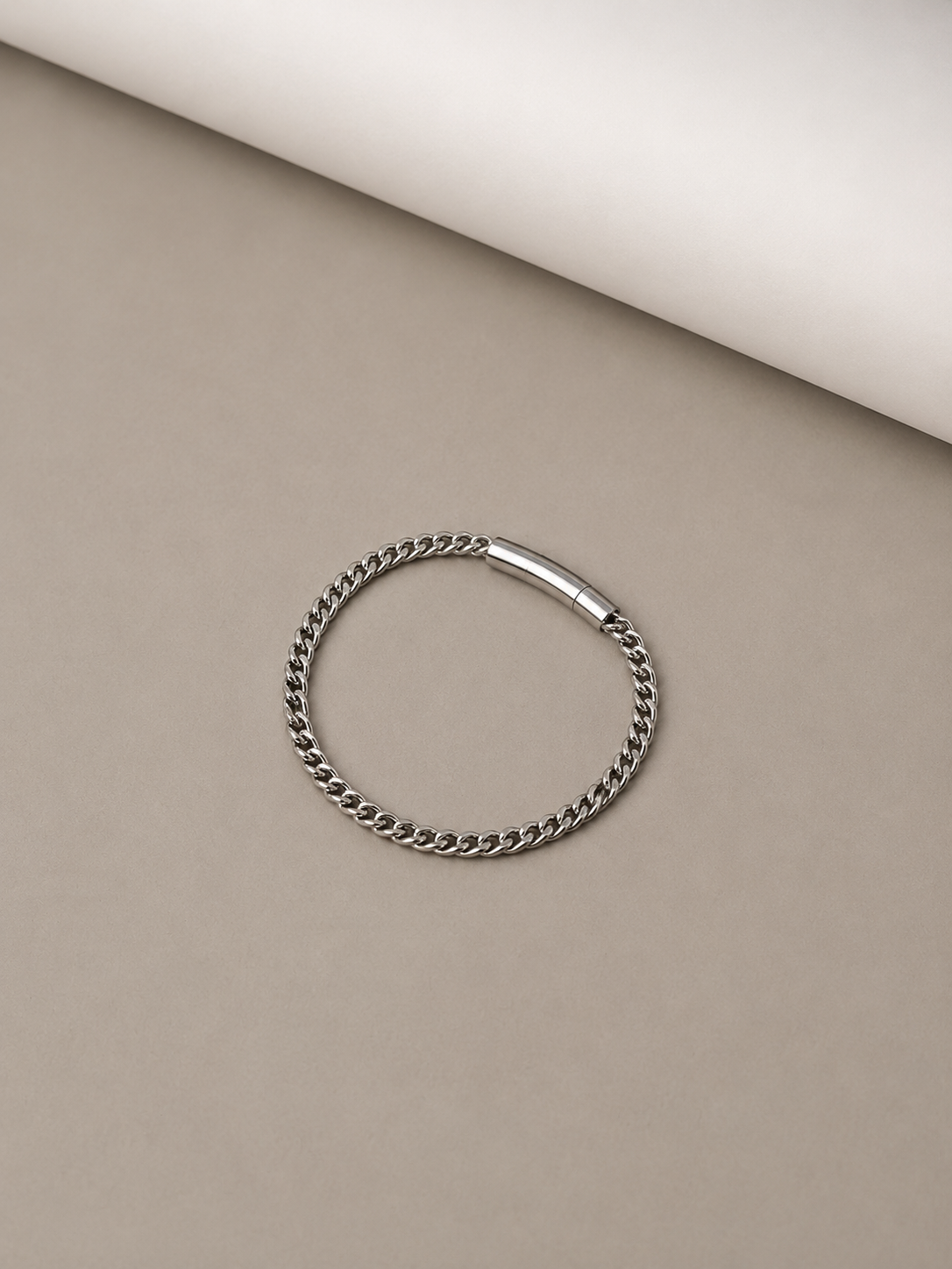 SILVER COATED SIGNATURE ZINYLE BRACELET - SQUARED